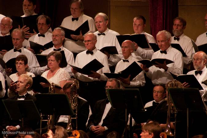 The Mendocino Music Festival Orchestra and Chorus in the final concert.