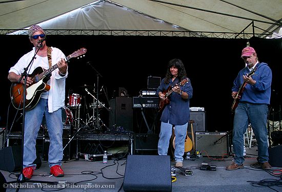 Greg Brown and Nina Gerber are joined by Garnet Rogers. Dig Greg's shoes!