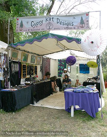 Gypsy Kat Designs wire jewelry and sculpture booth