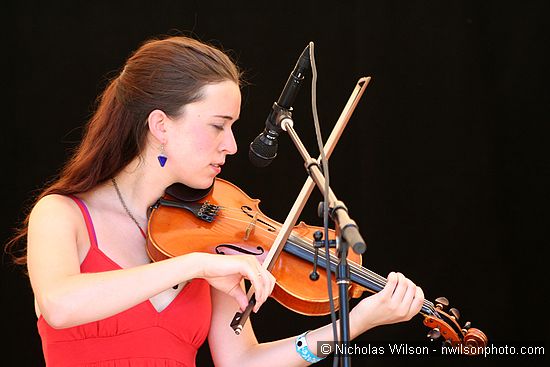 Brittany Haas plays fiddle with The Websters & Scott Nygaard