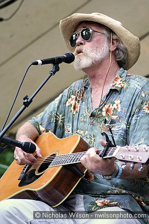 Hugh Shacklett plays a "tweener" set on the main stage