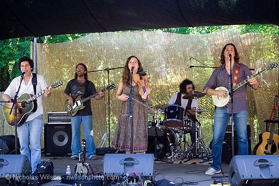 The Mammals on the Arlo Hagler stage