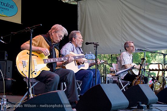 Hot Tuna acoustic with Jack Casady, Jorma Kaukonen and Barry Mitterhoff.