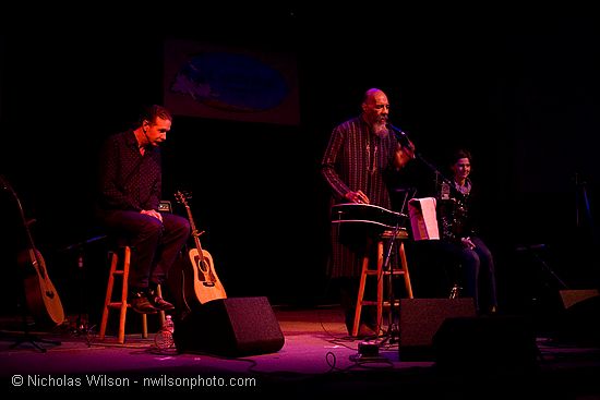 Richie Havens with guitar and cello players