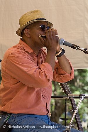 Guy Davis on the main stage Sunday morning