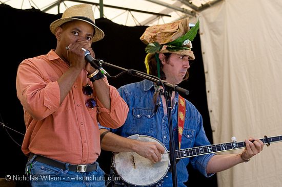 Guy Davis sits in with The Mammals and Tao Rodriguez-Seeger