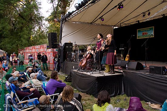 Moira Smiley & VOCO on the "tweener" stage