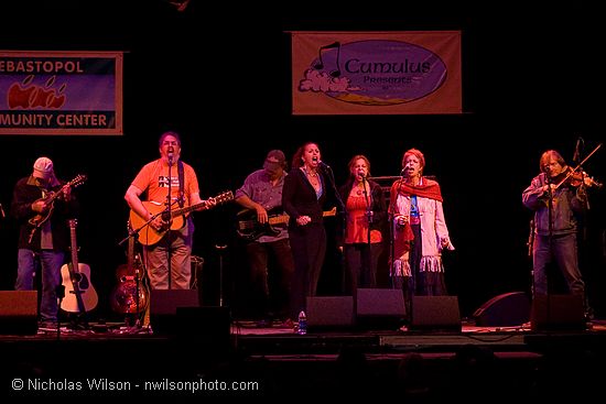 David Bromberg and his band bring back Angel Band for a grand finale.