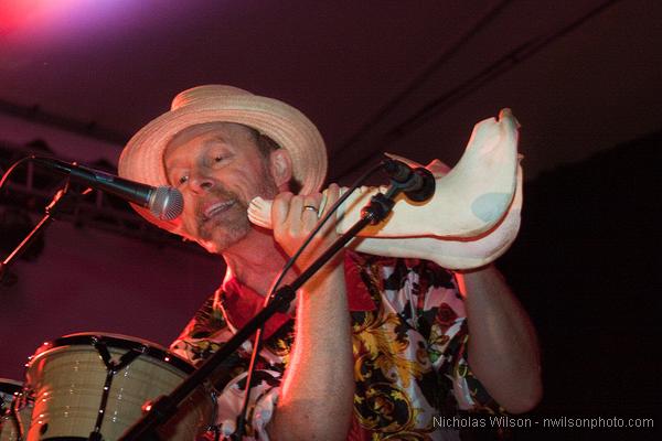 Joe Craven does a tweener at the Kate Wolf Memorial Music Festival 2009