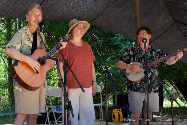 Work o' the Weavers on the Arlo Hagler Stage