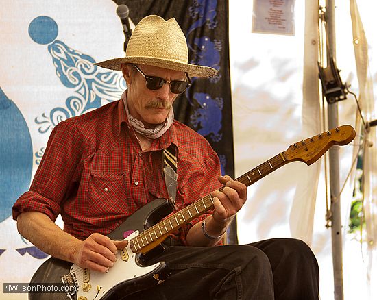 Buddy Stubbs in performance with Blushin' Roulettes