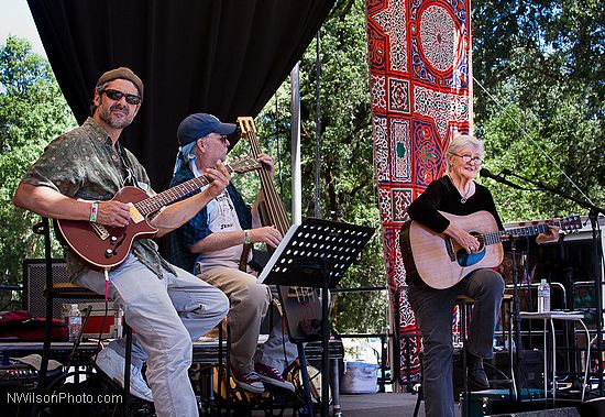 Rosalie Sorrels on the main stage Sunday morning