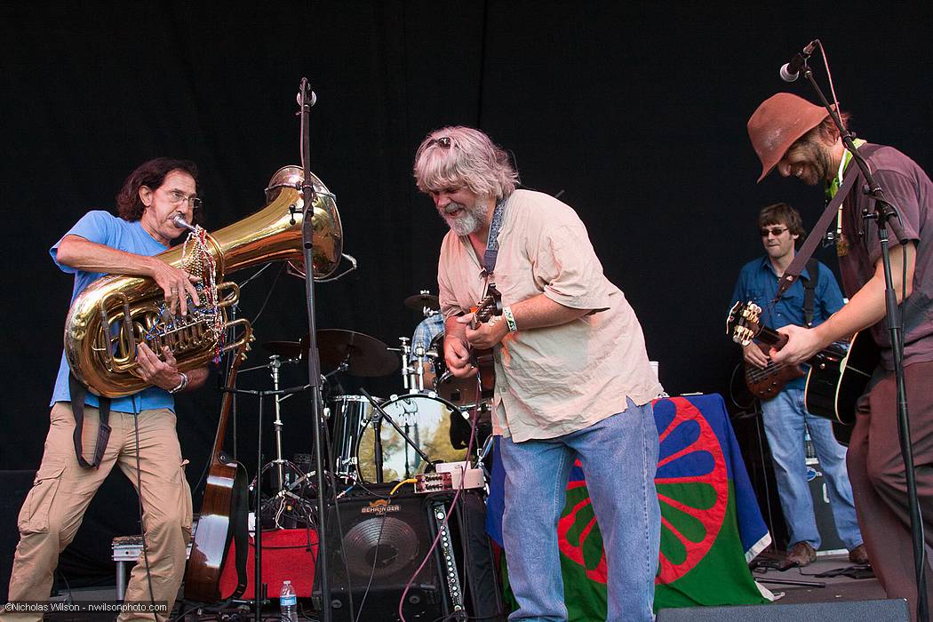 Freebo sits in on tuba with Todd Snider and Great American Taxi