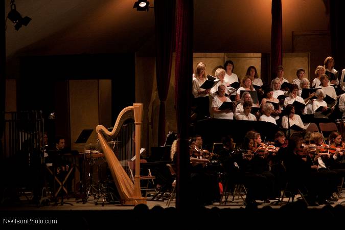 The Mendocino Music Festival Orchestra and Chorus in the final concert.