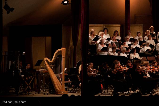 The Mendocino Music Festival Orchestra and Chorus in the final concert.