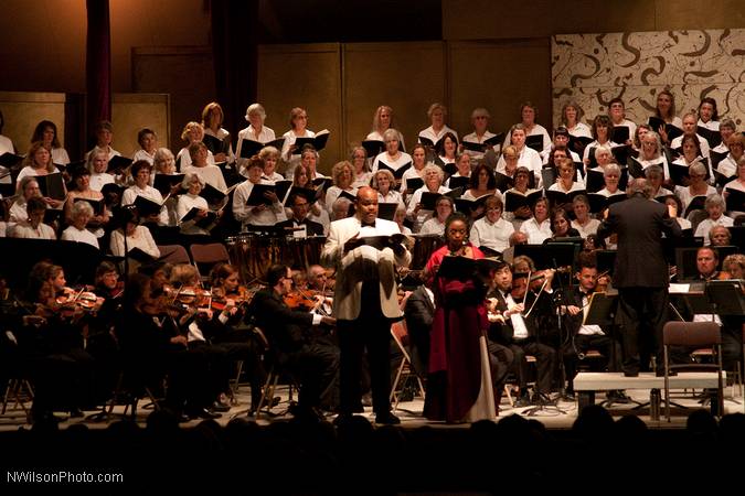 The Mendocino Music Festival Orchestra and Chorus in the final concert.