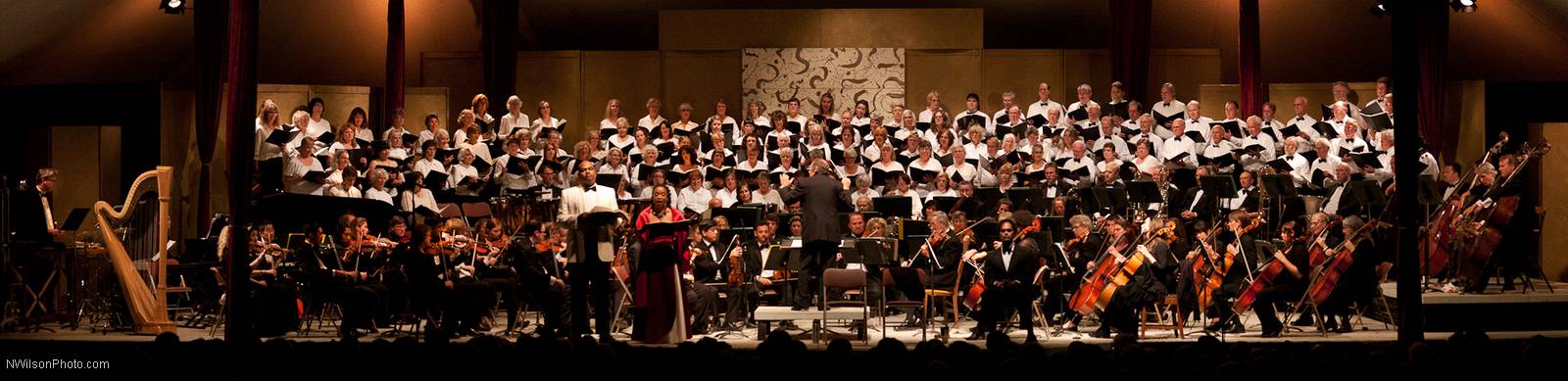 The Mendocino Music Festival Orchestra and Chorus in the final concert.