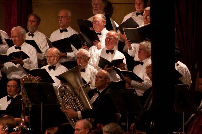 The Mendocino Music Festival Orchestra and Chorus in the final concert.