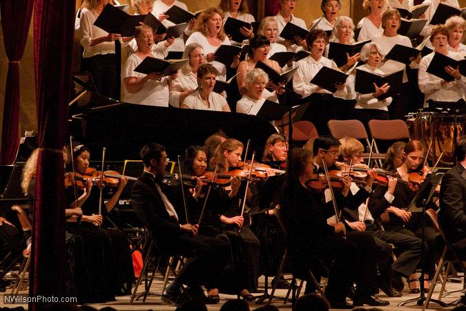 The Mendocino Music Festival Orchestra and Chorus in the final concert.