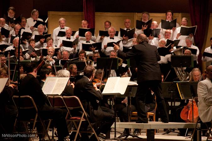 The Mendocino Music Festival Orchestra and Chorus in the final concert.