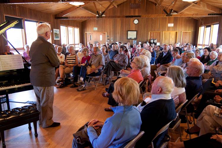 Pianist Paul Hersh gave one of his very popular lecture recitals at Preston Hall in the first concert of the Piano Series of the Mendocino Music Festival 2011.