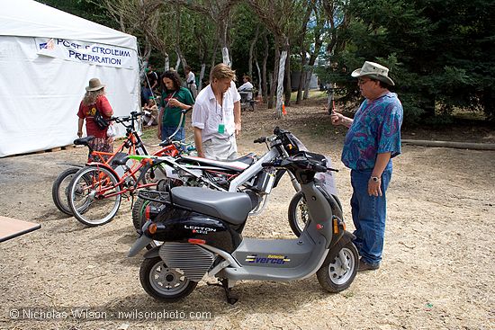 Electric scooters and motorcycles at SolFest 2007