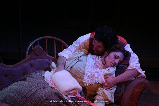 Rodolfo grieves for Mimi.