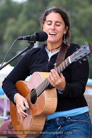 Singer/songwriter Alice DiMicele performs CasparFest 2007