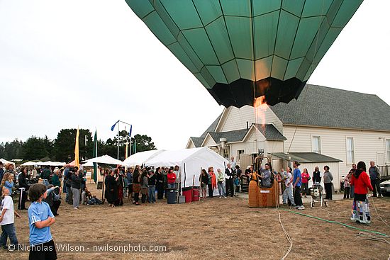 Hot air balloon pilot Kevin Herschman of Baton Rouge, LA, prepares his craft for lift off at Caspar Fest 2007.