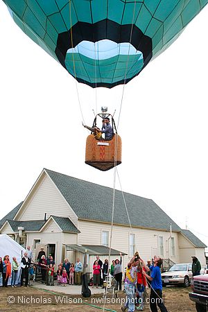 Dozens of kids and adults enjoyed tethered balloon rides late Sunday afternoon at CasparFest 2007