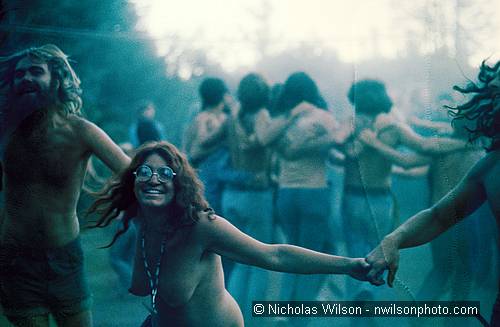 Wild dance scene from a Sep 1970 boogie at Bo's Land Albion